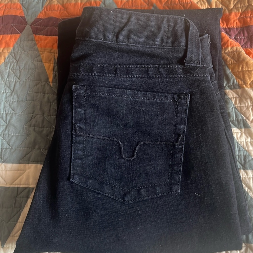 Kimes Ranch Betty Black Light Wear 6/32